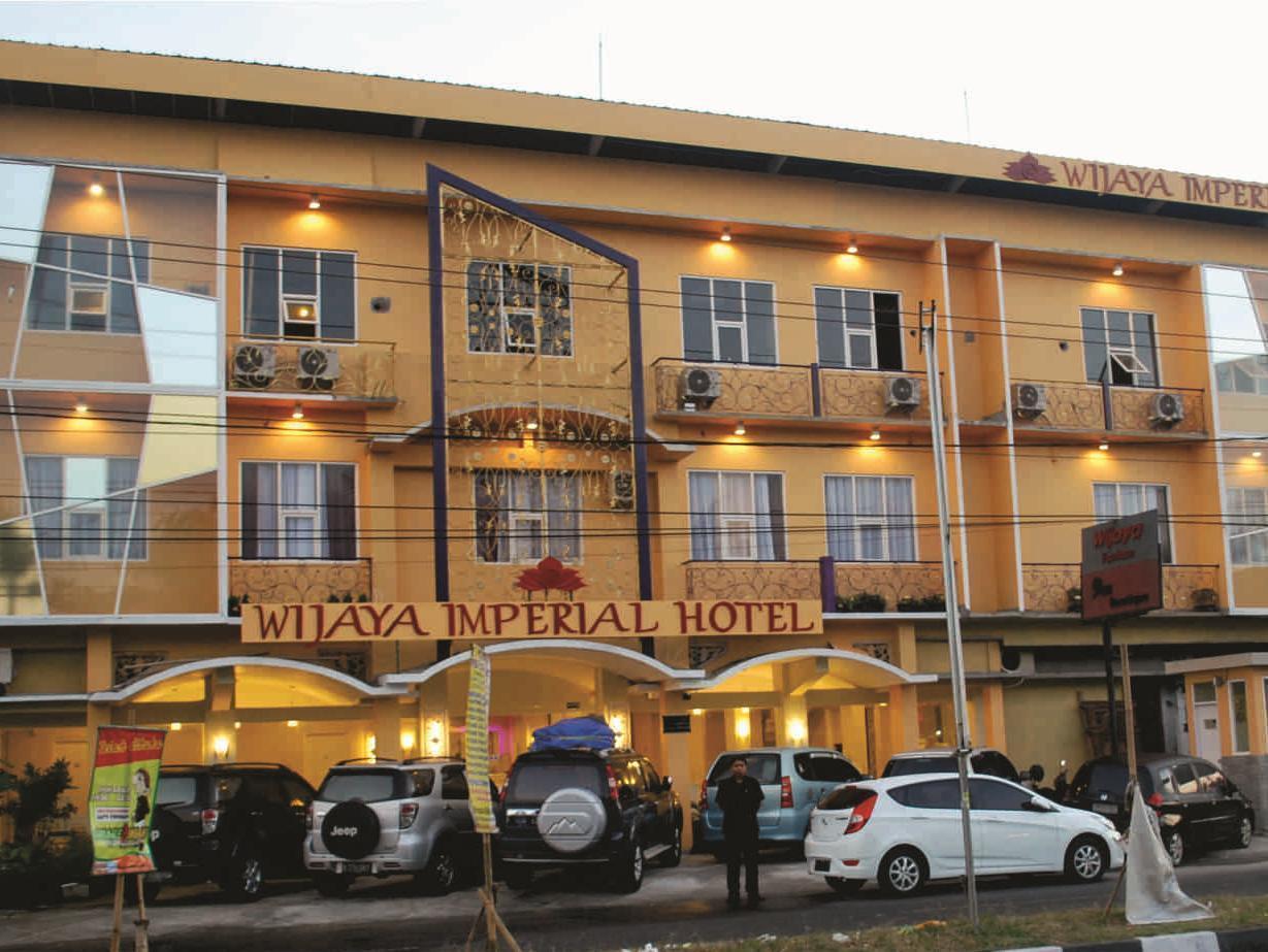 Wijaya Imperial Hotel Baturetno Екстер'єр фото