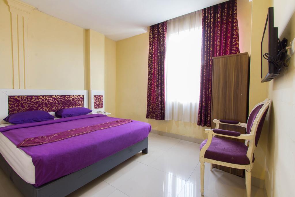Wijaya Imperial Hotel Baturetno Екстер'єр фото