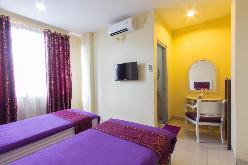 Wijaya Imperial Hotel Baturetno Екстер'єр фото