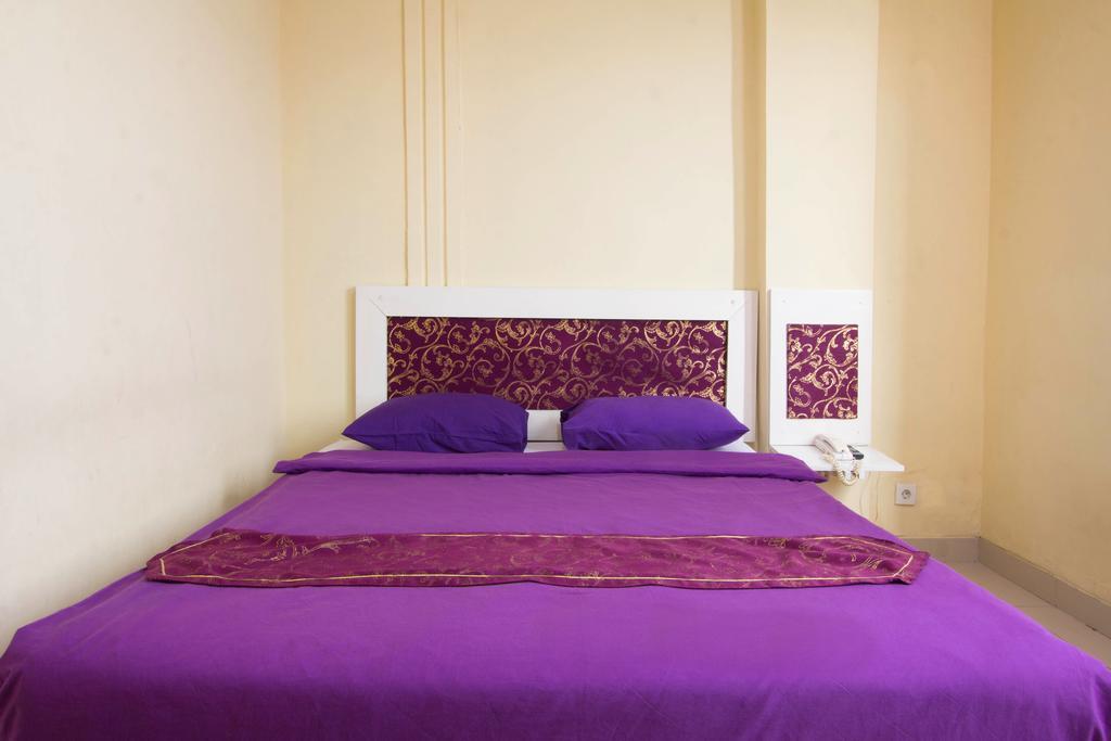Wijaya Imperial Hotel Baturetno Екстер'єр фото