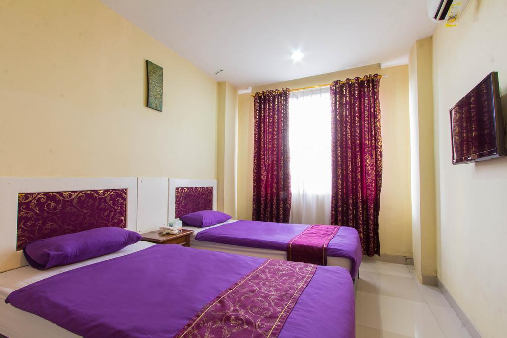 Wijaya Imperial Hotel Baturetno Екстер'єр фото