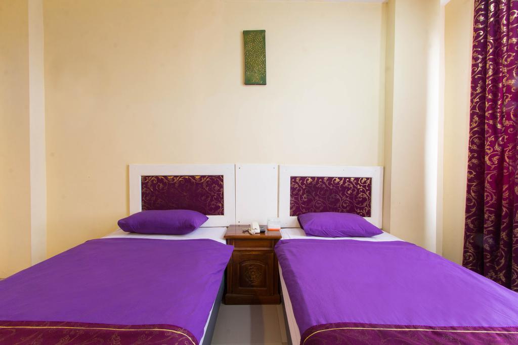 Wijaya Imperial Hotel Baturetno Екстер'єр фото