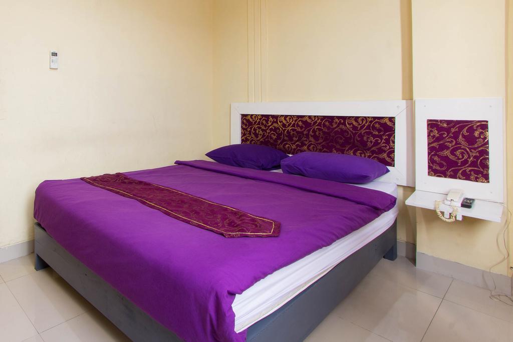 Wijaya Imperial Hotel Baturetno Екстер'єр фото