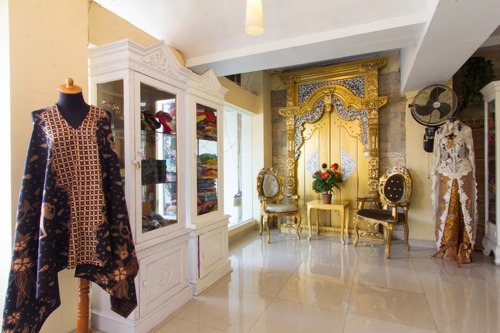 Wijaya Imperial Hotel Baturetno Екстер'єр фото