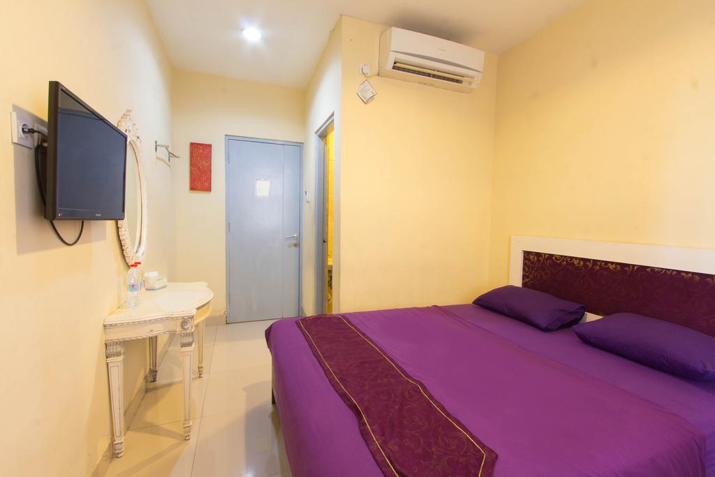 Wijaya Imperial Hotel Baturetno Екстер'єр фото