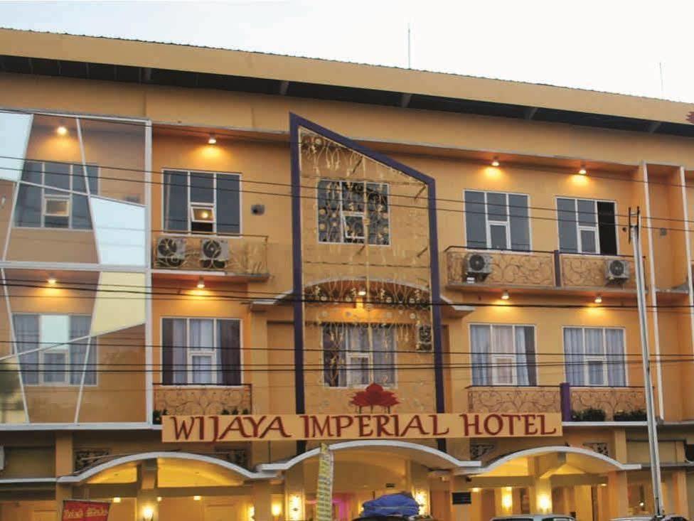 Wijaya Imperial Hotel Baturetno Екстер'єр фото